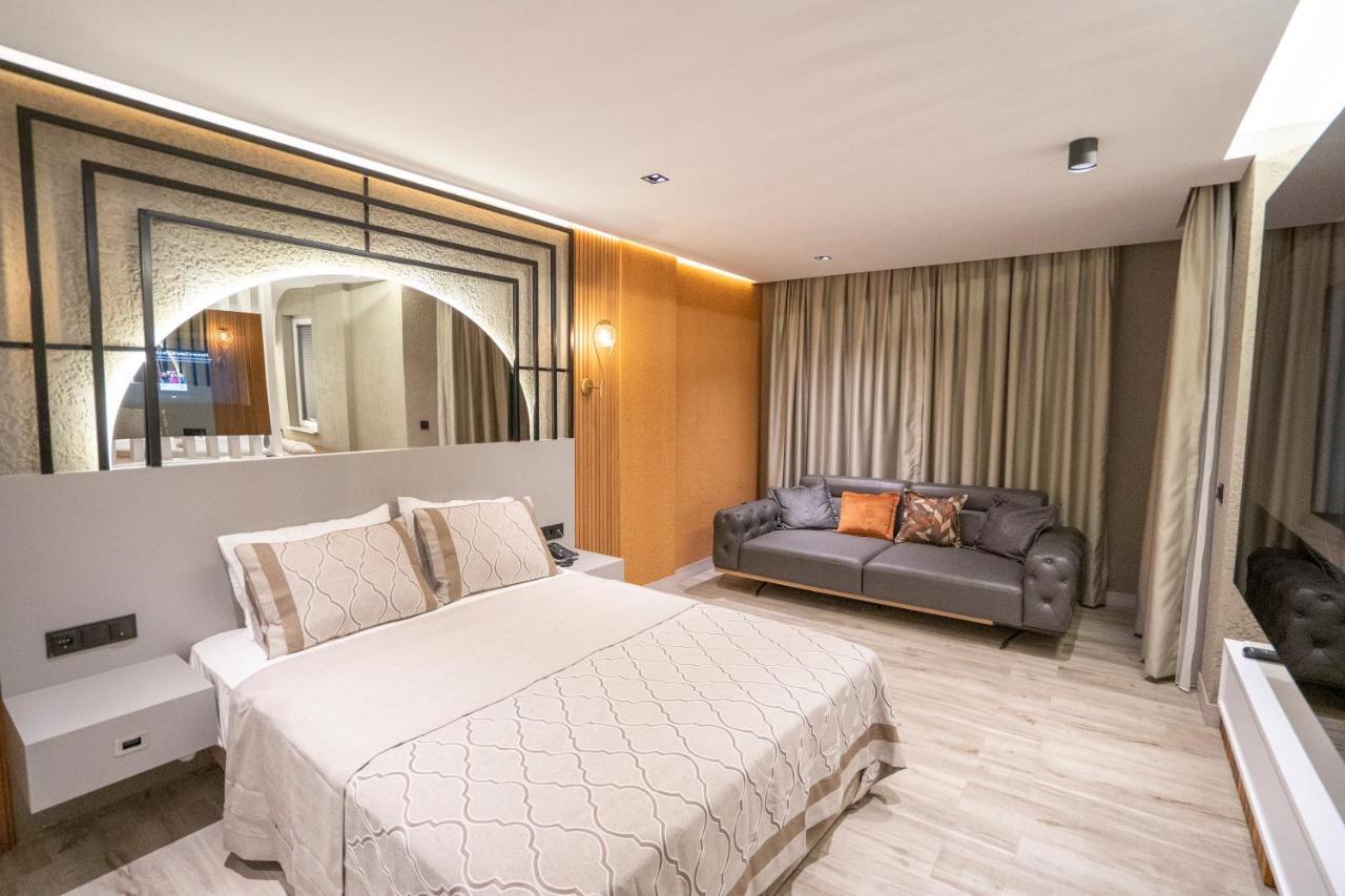 Otel & (adults Only) *