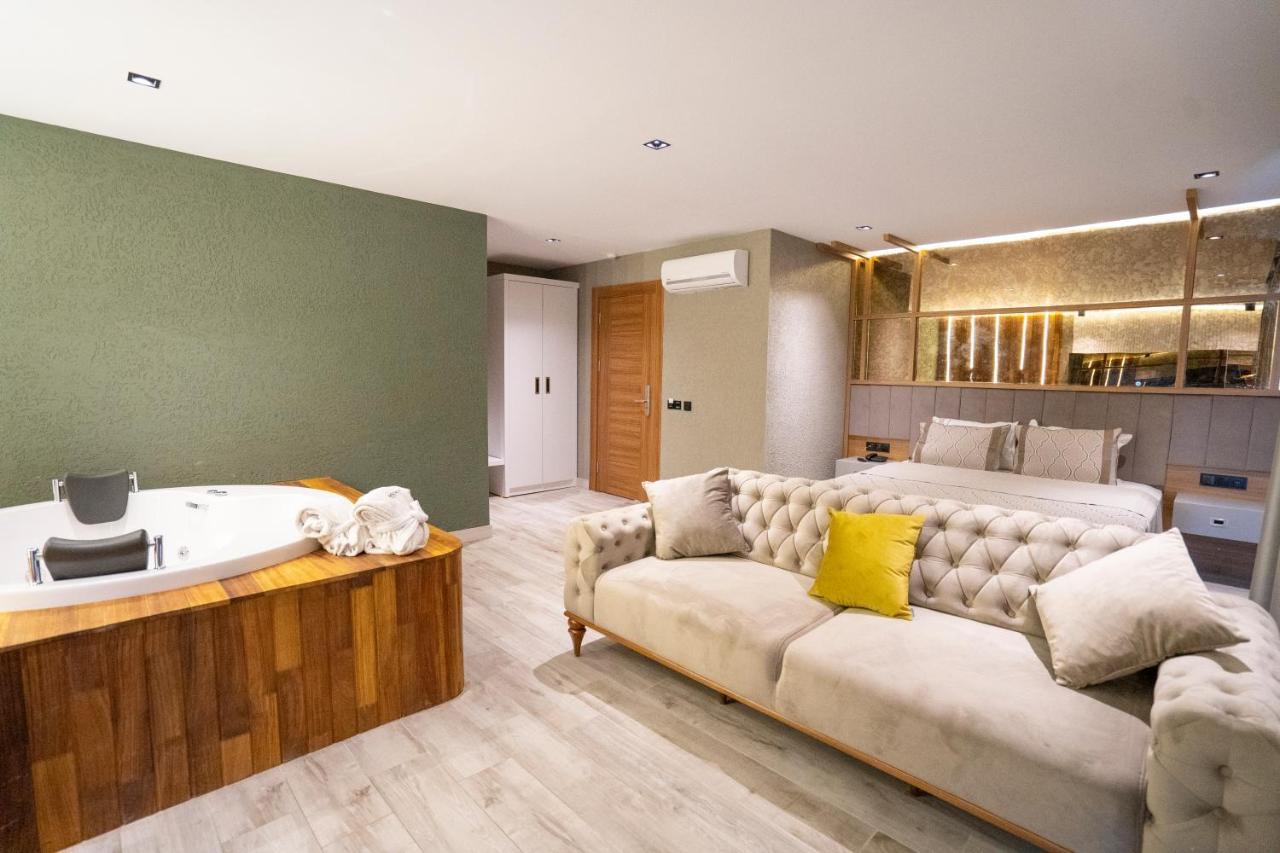 Hotel & (adults Only)